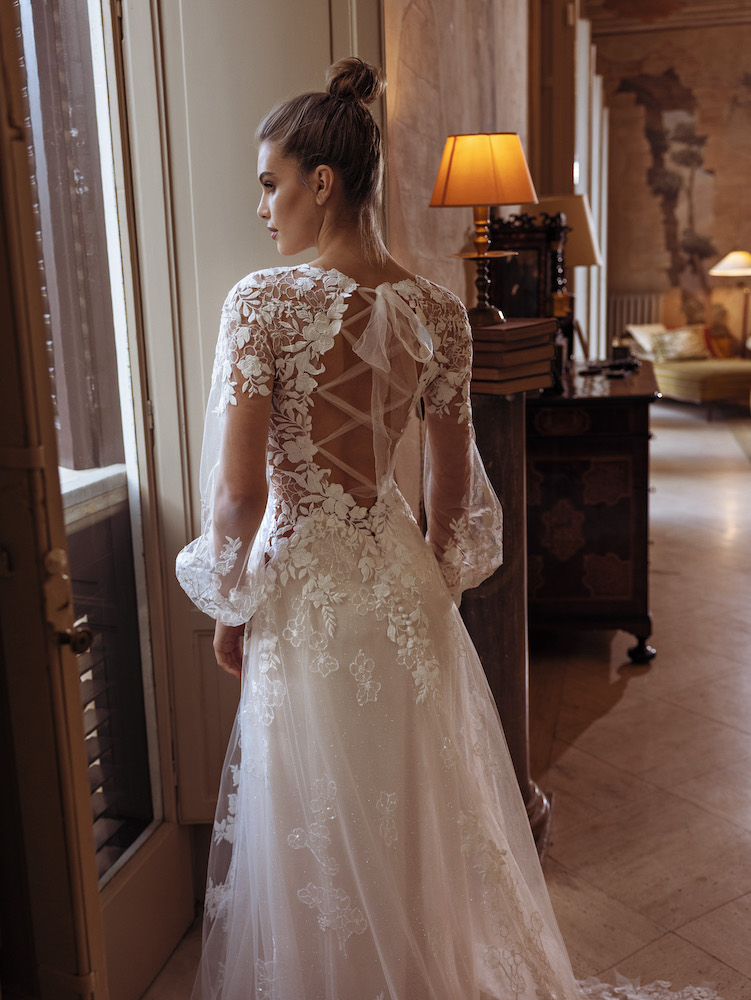 ABITI-DA-SPOSA-IN-PIZZO-Sensual Beauty Collection_Solange_CU_Back_02_IMG_6507