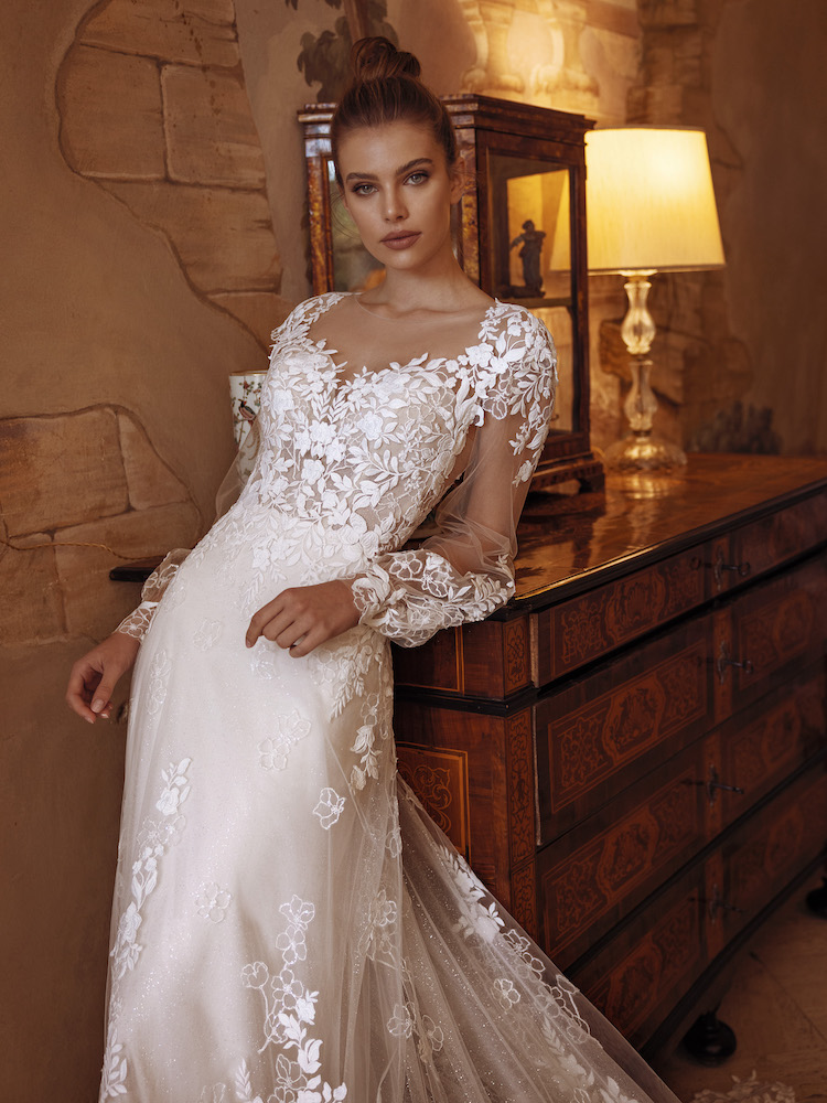 ABITI-DA-SPOSA-IN-PIZZO-Sensual Beauty Collection_Solange_CU_Front_1_01_IMG_6325